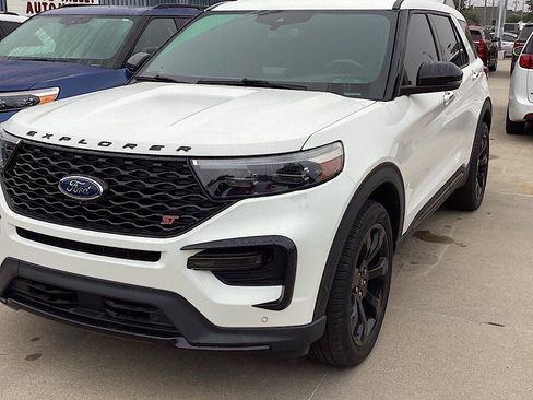 Used 2022 Ford Explorer ST w/ Equipment Group 401A AWD/4WD image 2
