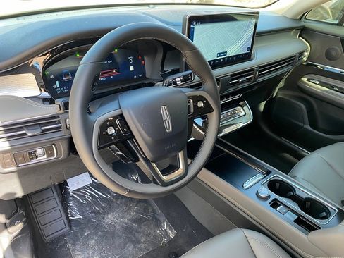 New 2026 Lincoln Corsair Premiere image 33