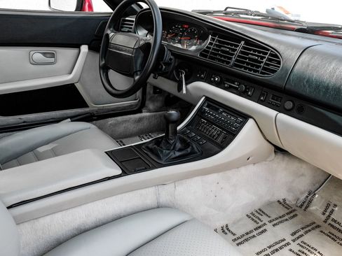 Used 1989 Porsche 944 Turbo RWD image 19