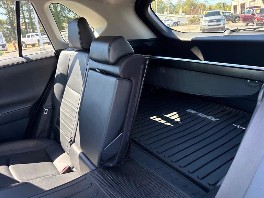 Used 2019 Toyota RAV4 Limited AWD/4WD image 8