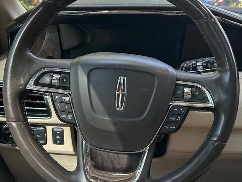 Used 2018 Lincoln Navigator Reserve w/ Technology Package image 11