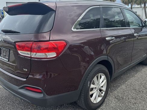Used 2018 Kia Sorento LX AWD/4WD image 5