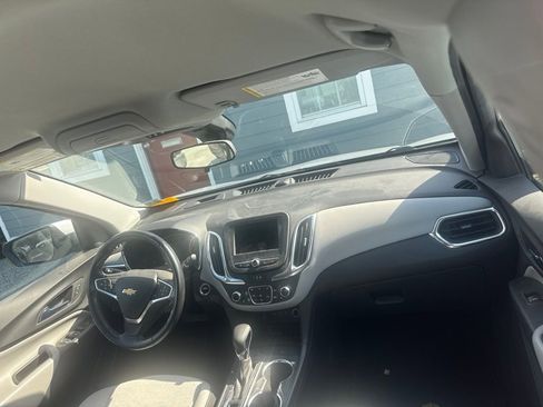 Used 2022 Chevrolet Equinox LT FWD image 11