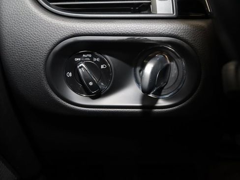 Used 2021 Porsche Macan image 37