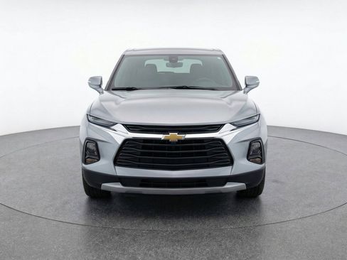 Used 2025 Chevrolet Blazer LT FWD image 2