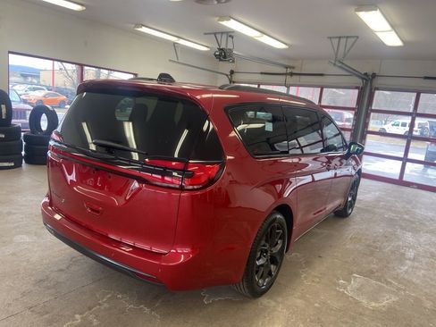 New 2026 Chrysler Pacifica Select w/ S Appearance Package FWD image 18