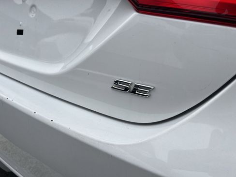 Used 2021 Toyota Camry SE image 23