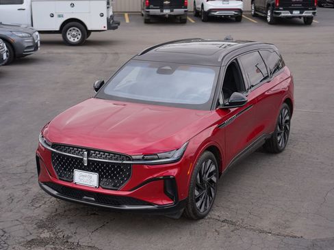 Used 2024 Lincoln Nautilus Reserve w/ Equipment Group 203A image 7