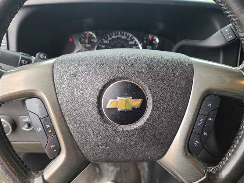 Used 2017 Chevrolet Express 2500 RWD image 25