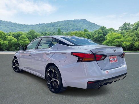 Used 2025 Nissan Altima 2.5 SR w/ SR Premium Package AWD/4WD image 24