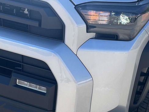 Used 2025 Toyota 4Runner SR5 AWD/4WD image 13