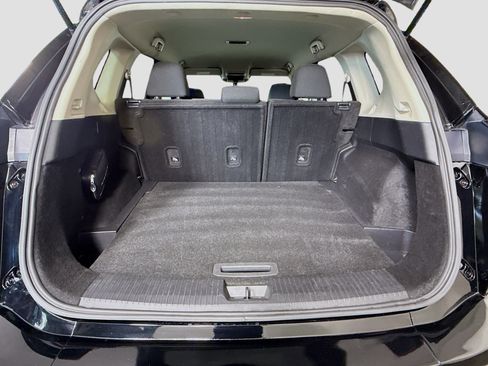 Used 2024 Nissan Rogue S image 35