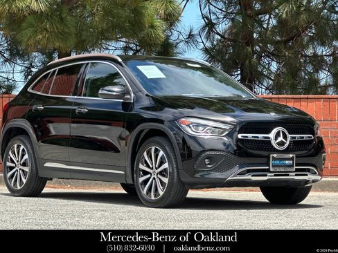 Certified 2023 Mercedes-Benz GLA 250 w/ Premium Package image 1