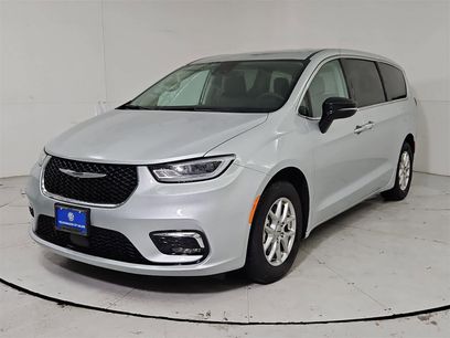 Used 2024 Chrysler Pacifica Touring-L