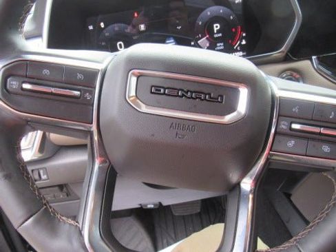 Certified 2025 GMC Canyon Denali AWD/4WD image 24