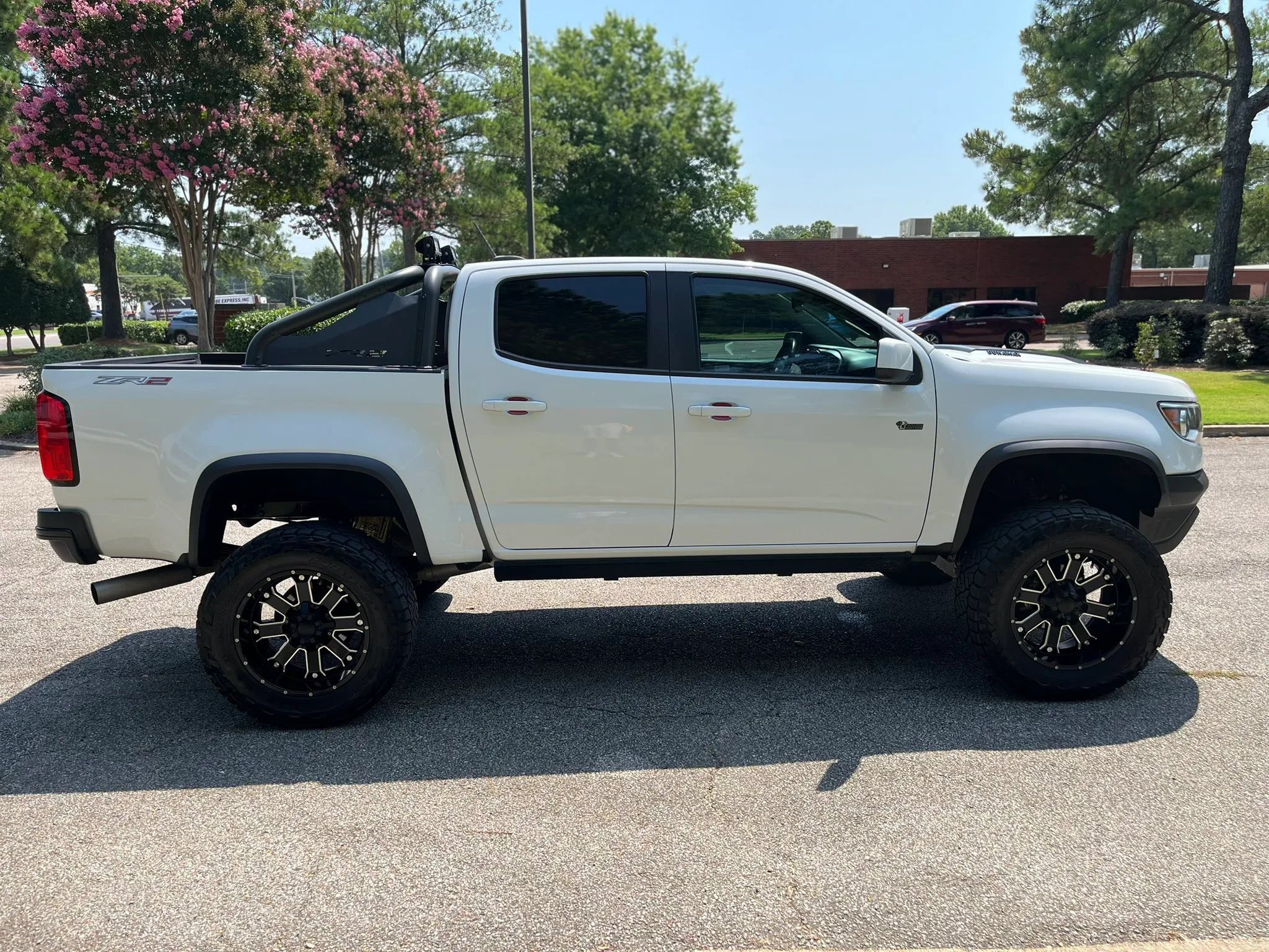 Used 2019 Chevrolet Colorado ZR2 w/ ZR2 Dusk Special Edition AWD/4WD image 6