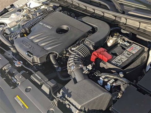 New 2024 Nissan Altima 2.0 SR image 32