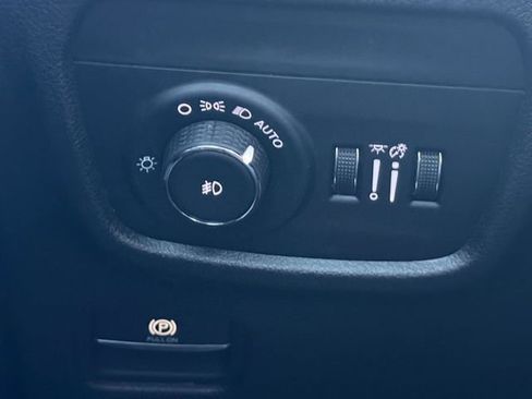 Used 2024 Jeep Grand Cherokee L Limited w/ Black Appearance Package image 12