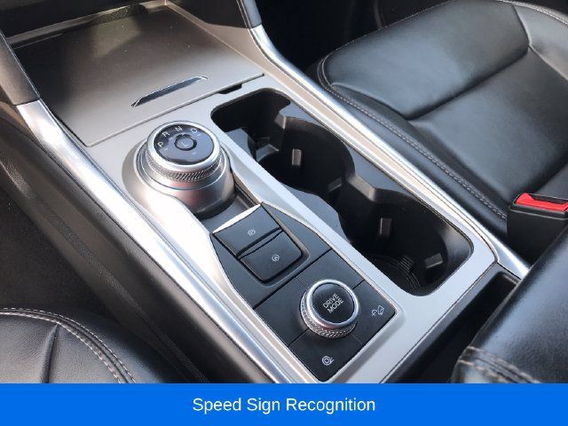 Used 2023 Ford Explorer XLT AWD/4WD image 8