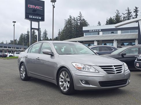 Used 2009 Hyundai Genesis 3.8 w/ Technology Pkg 4 RWD image 1