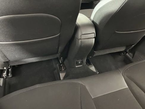 Used 2016 Jeep Renegade Latitude image 41