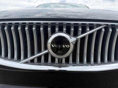 Used 2023 Volvo XC90 B6 Ultimate AWD/4WD image 18
