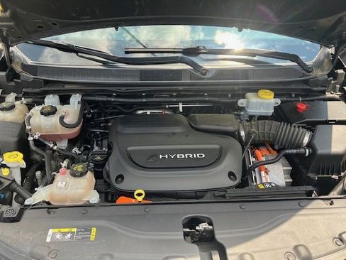 Used 2018 Chrysler Pacifica Limited w/ Advanced Safetytec Group image 10