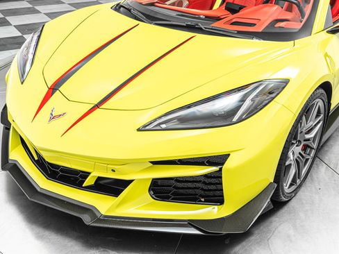 Used 2024 Chevrolet Corvette Z06 w/ Z07 Performance Package RWD image 35
