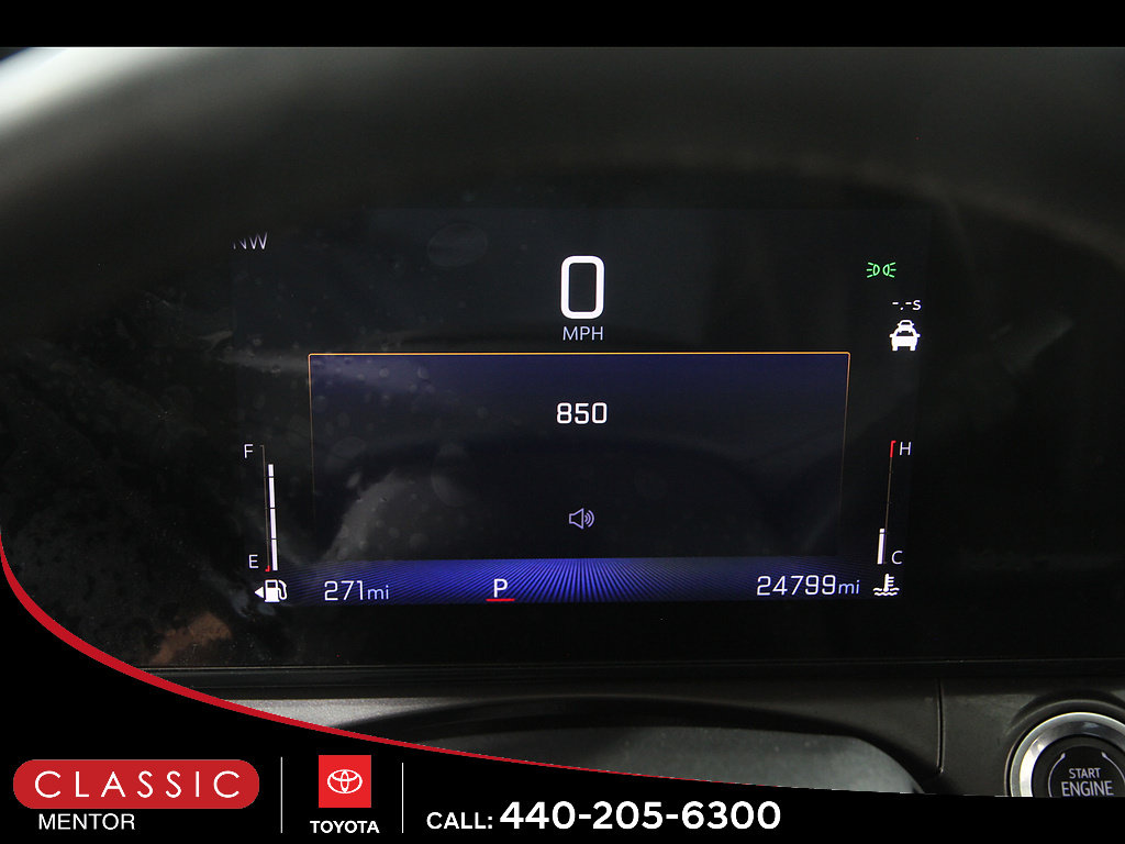 Used 2024 Chevrolet Trax ACTIV w/ Sunroof Package FWD image 8