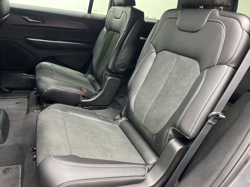 New 2025 Jeep Grand Cherokee L Altitude image 6