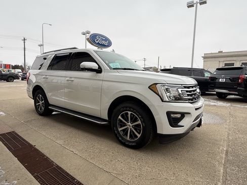 Used 2020 Ford Expedition XLT w/ Equipment Group 202A image 8