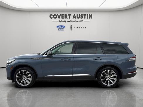 Used 2025 Lincoln Aviator Reserve w/ Illumination Package image 2
