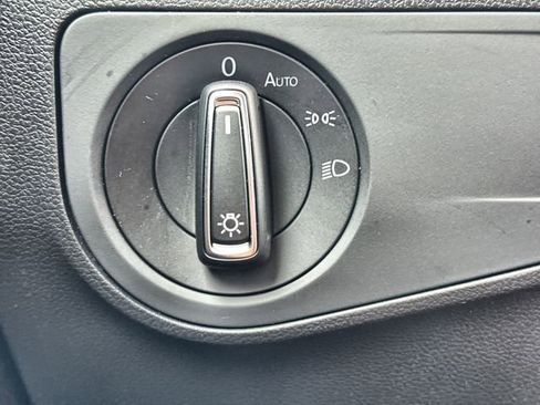 Used 2019 Volkswagen Tiguan SE AWD/4WD image 27