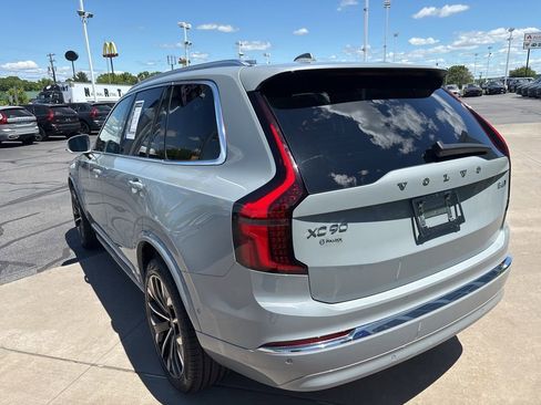 Used 2025 Volvo XC90 B6 Plus AWD/4WD image 8
