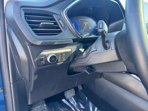 Used 2022 Ford Escape Titanium image 12