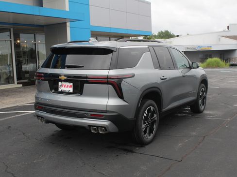 New 2027 Chevrolet Traverse LT w/ Sun and Wheel Package AWD/4WD image 4