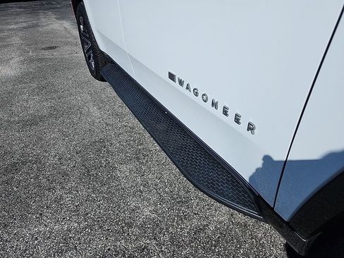 Used 2022 Jeep Wagoneer Series III image 15