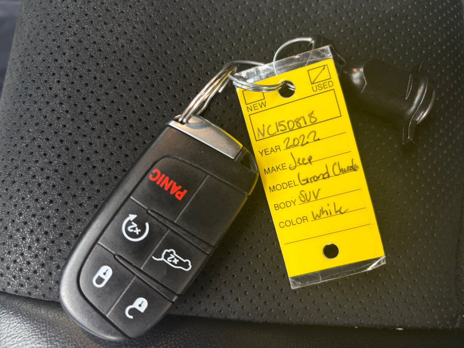 Used 2022 Jeep Grand Cherokee Laredo X AWD/4WD image 34