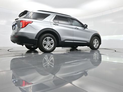 Used 2024 Ford Explorer XLT RWD image 54