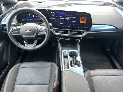 Used 2025 Chevrolet Equinox EV LT w/ Convenience Package FWD image 18