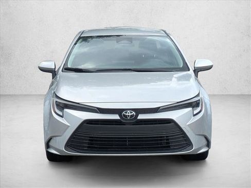Used 2026 Toyota Corolla LE FWD image 2