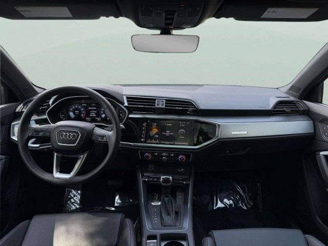 Certified 2025 Audi Q3 2.0T Premium w/ Convenience Package AWD/4WD image 10