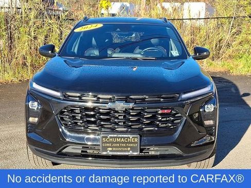 Used 2024 Chevrolet Trax RS w/ Sunroof Package image 2