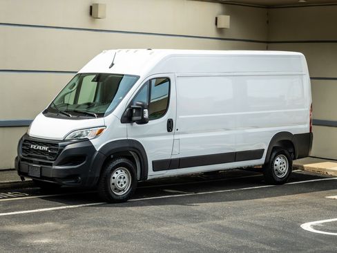 Used 2023 RAM ProMaster 2500 FWD image 3