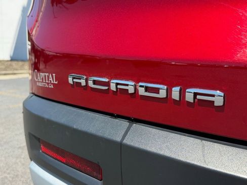 Used 2023 GMC Acadia SLE FWD image 13
