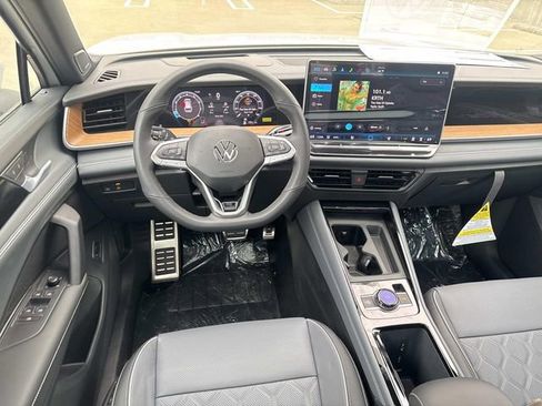 New 2026 Volkswagen Tiguan SEL R-Line AWD/4WD image 8