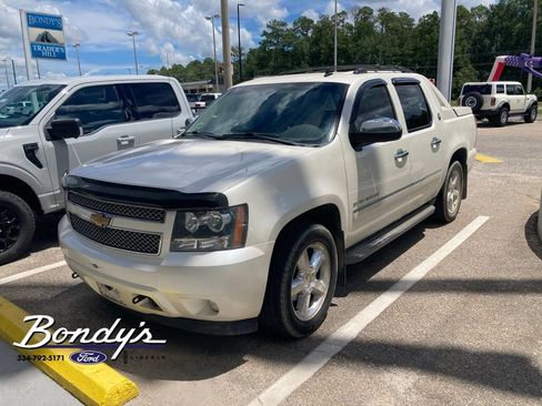 Used 2013 Chevrolet Avalanche LTZ AWD/4WD image 3