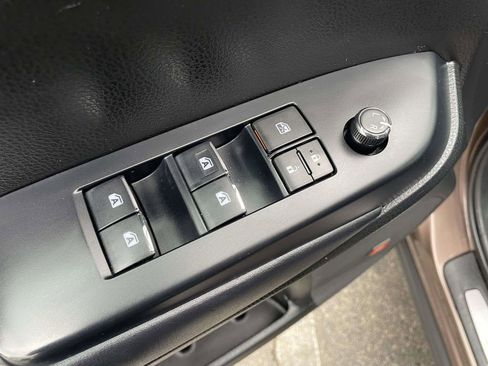 Used 2019 Toyota Highlander Limited FWD image 27