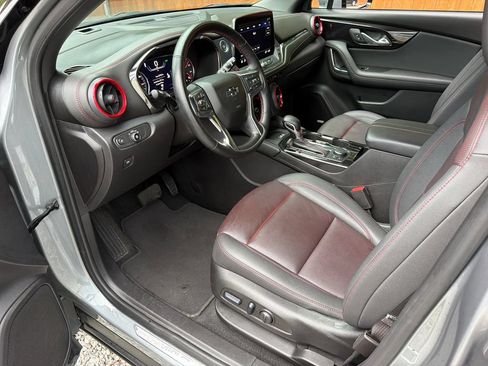 Used 2025 Chevrolet Blazer RS FWD image 2