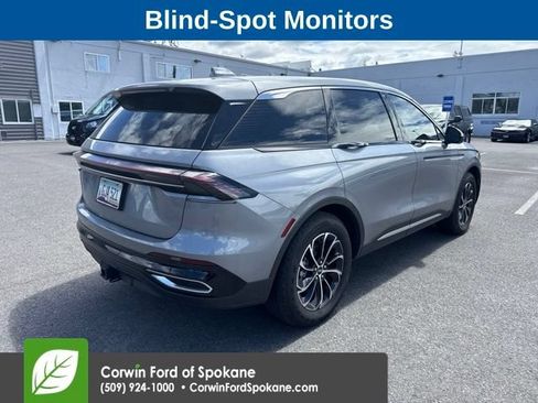 Used 2025 Lincoln Nautilus Premier w/ Equipment Group 102A AWD/4WD image 4